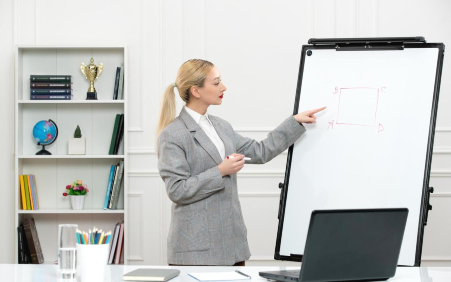 Sesi diskusi interaktif antara instruktur dan peserta workshop