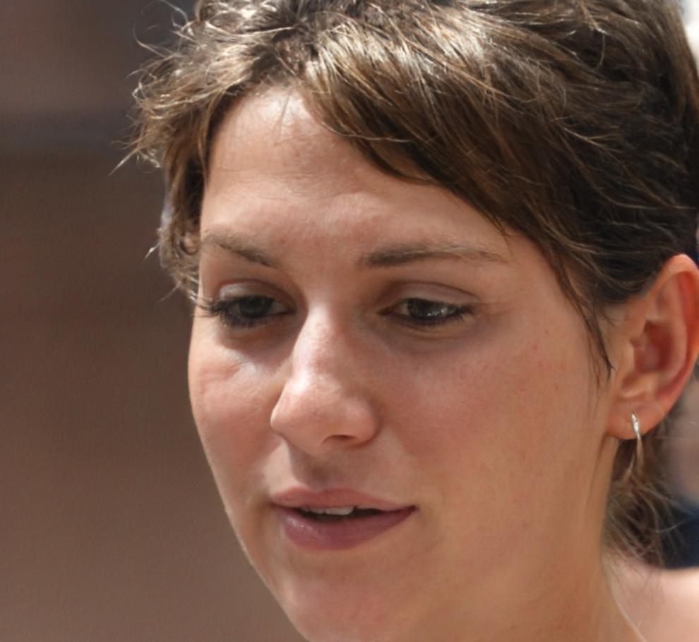 Sari Kusuma Dewi, Instruktur Senior Analisis Keuangan